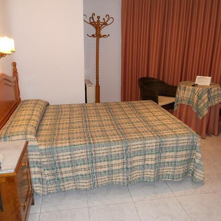 Hotel Paris 란야론 외부 사진